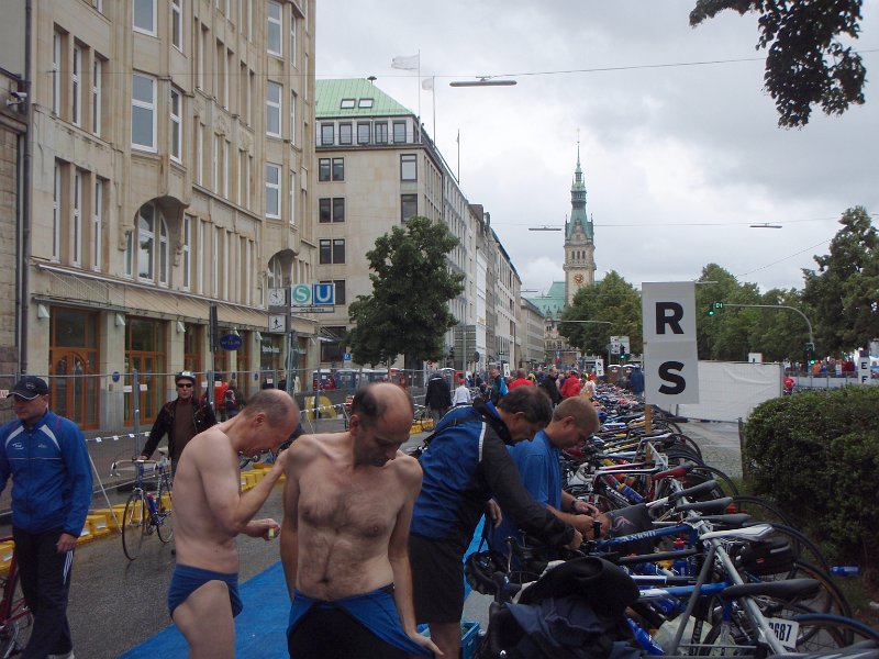 Zum Bericht vom Dextro Energy Triathlon Hamburg...
